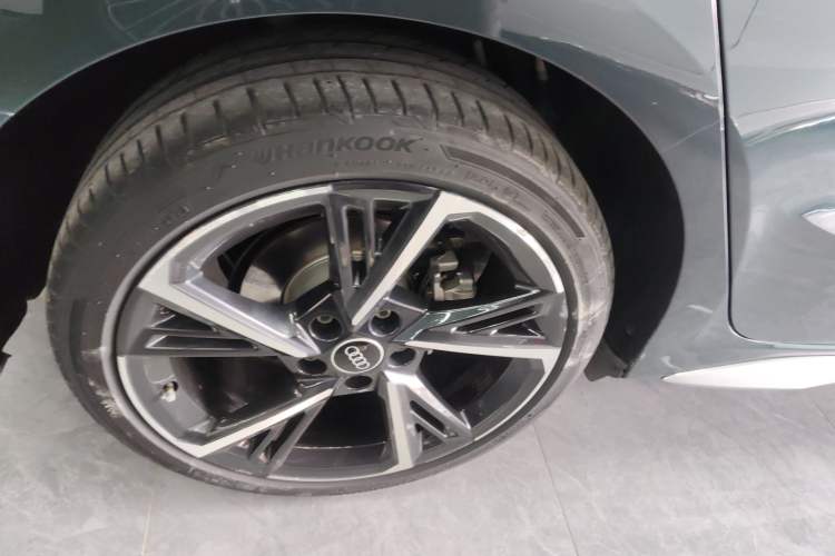 Used Audi A3 2023 Updated Sportback 35 TFSI Stylish Sports Type Right Rear Wheel Hub