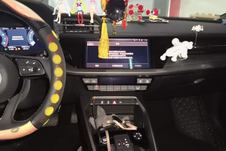 Used Audi A3 2023 Restyled A3L Limousine 35 TFSI Fashion Sport Edition Audio And AC Panel