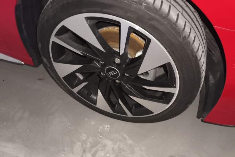 Used Audi A3 2023 Restyled A3L Limousine 35 TFSI Fashion Sport Edition Right Front Wheel Hub
