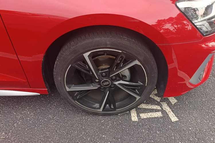 Used Audi A3 2023 Updated Sportback 35 TFSI Stylish Sports Type Right Front Wheel Hub