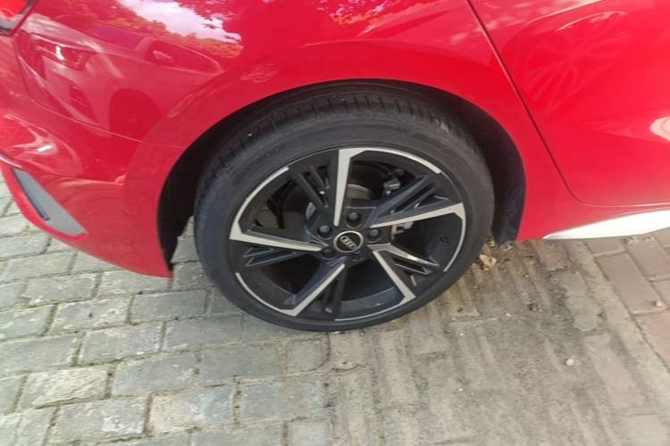 Used Audi A3 2023 Sportback 35 TFSI Fashionable Sports Model Right Rear Wheel Hub