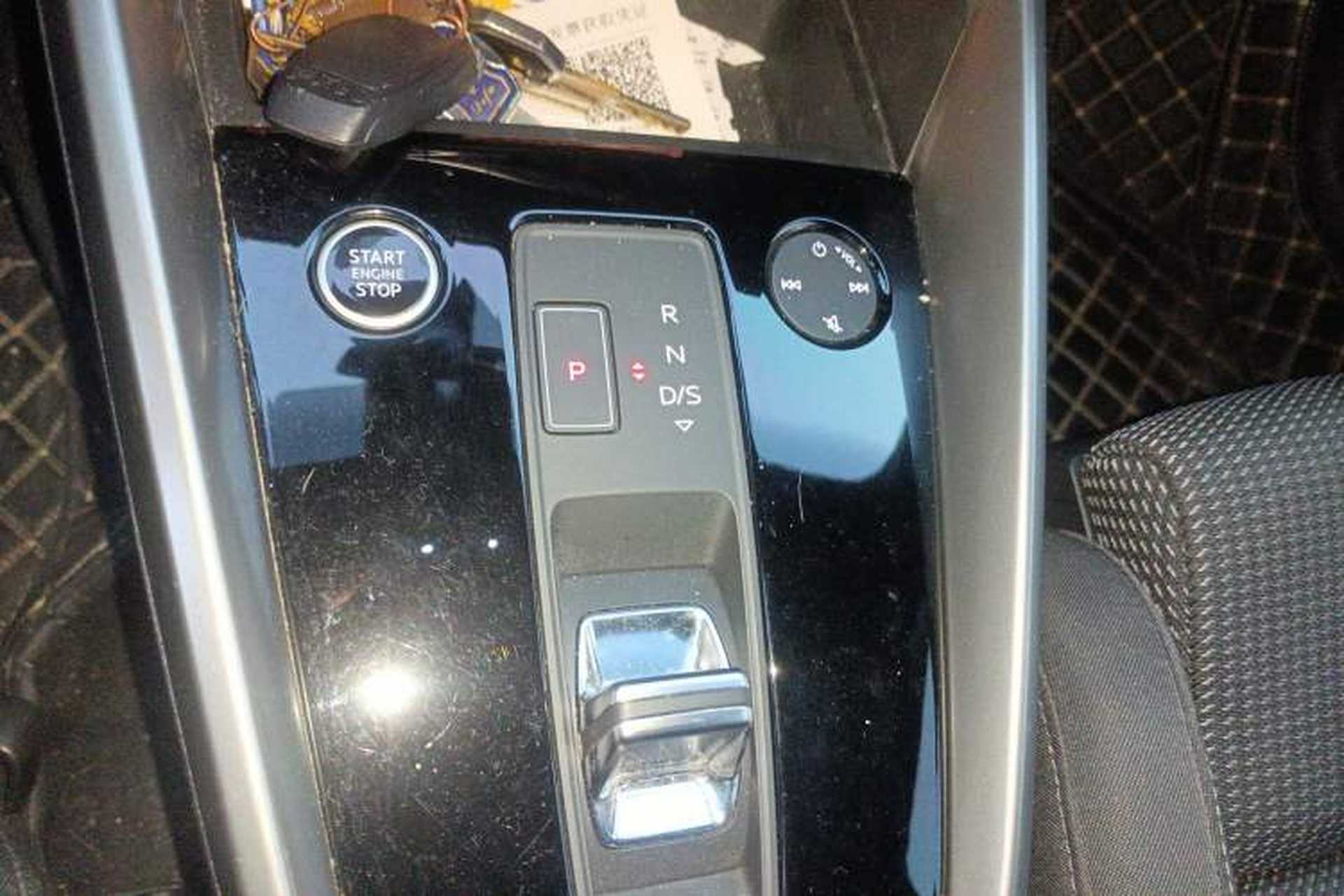 Used Audi A3 2023 Restyled A3L Limousine 35 TFSI Ambition Sport Edition Gear Lever