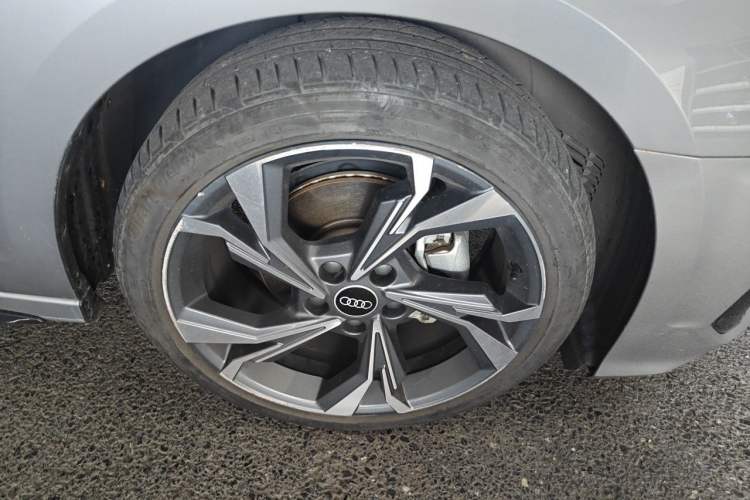 Used Audi A3 2023 Sportback 35 TFSI Fashionable Sports Model Right Front Wheel Hub