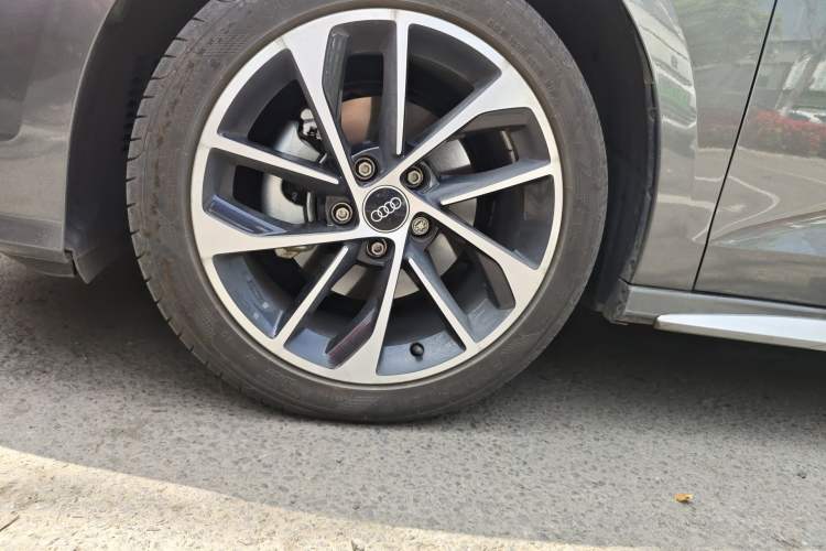 Used Audi A3 2023 Restyled Sportback 35 TFSI Progressive Sport Edition Right Front Wheel Hub