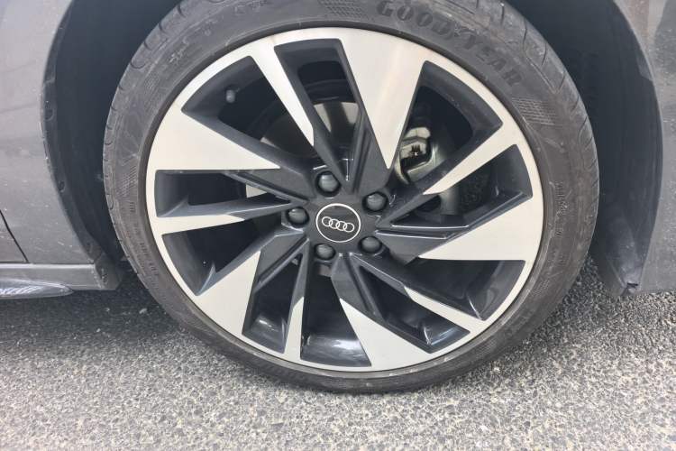 Used Audi A3 2023 Restyled A3L Limousine 35 TFSI Fashion Sport Edition Right Front Wheel Hub