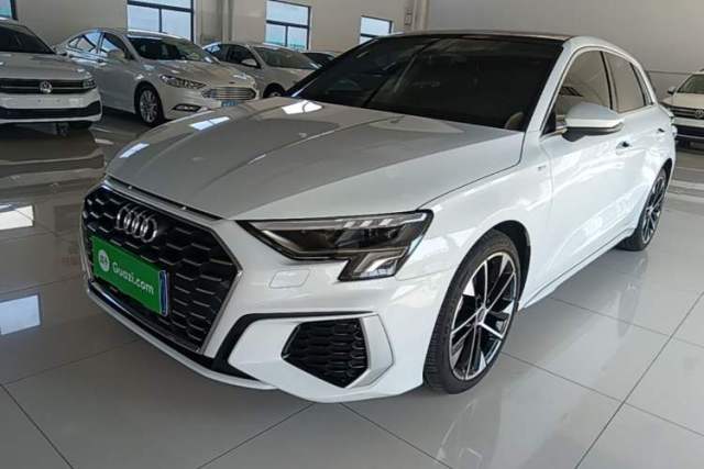 Audi A3 2023 Updated Sportback 35 TFSI Stylish Sports Type d’occasion