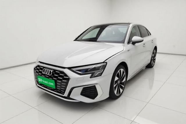 Audi A3 2023 Restyled A3L Limousine 35 TFSI Fashion Sport Edition с пробегом