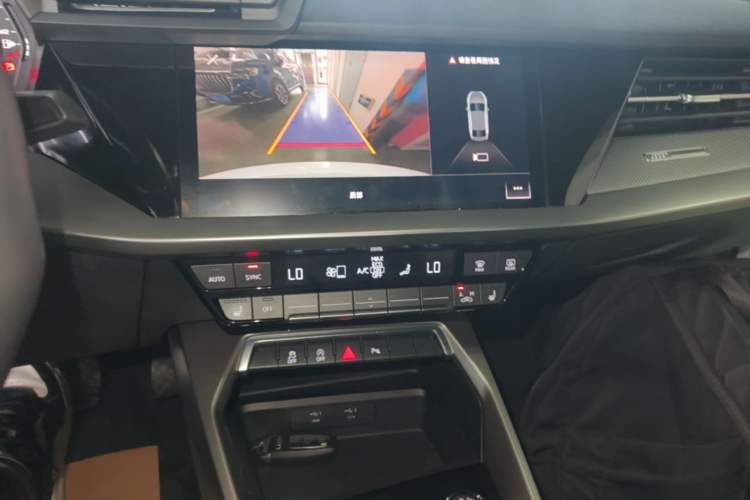 Used Audi A3 2023 A3L Limousine 35 TFSI Fashion Sport Model Audio And AC Panel