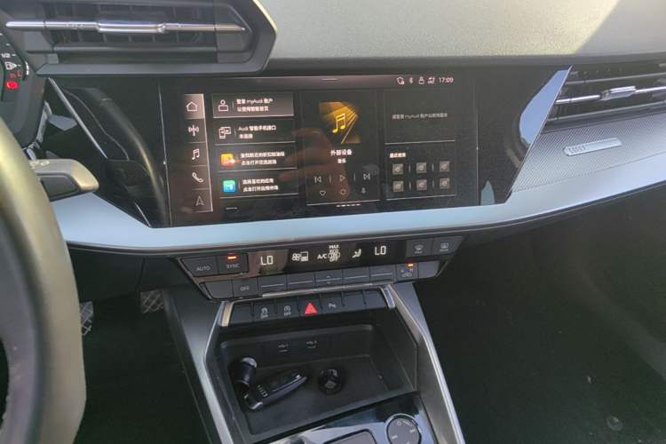 Used Audi A3 2023 Restyled A3L Limousine 35 TFSI Fashion Sport Edition Audio And AC Panel