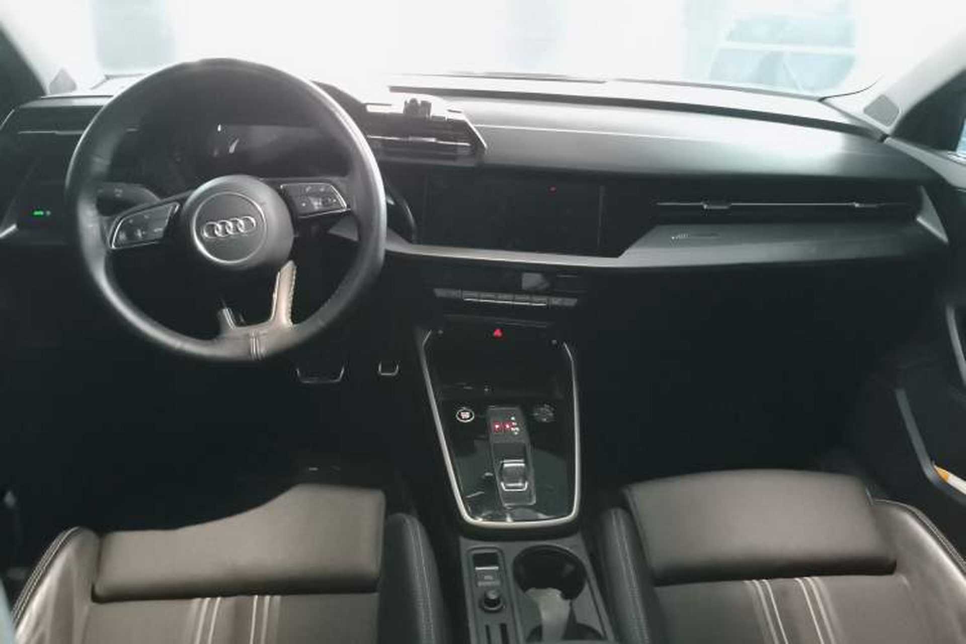 Used Audi A3 2023 Restyled A3L Limousine 35 TFSI Fashion Sport Edition Center Console