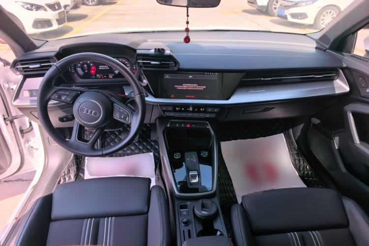 Used Audi A3 2023 A3L Limousine 35 TFSI Progressive Sport Edition Center Console
