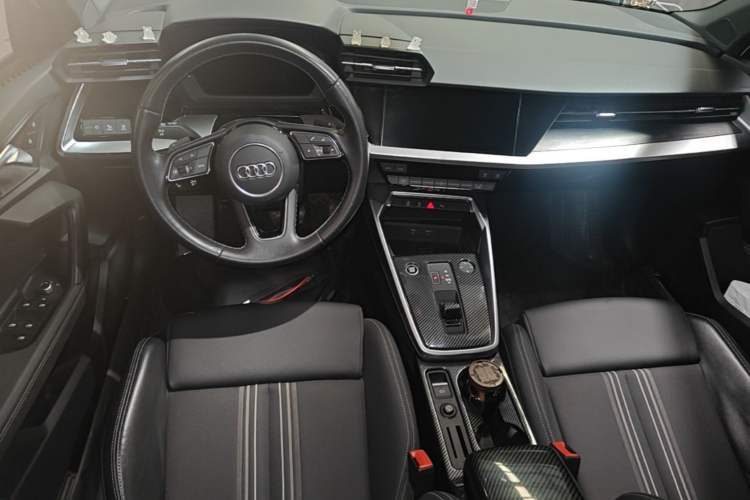 Used Audi A3 2023 Restyled A3L Limousine 35 TFSI Fashion Sport Edition Center Console