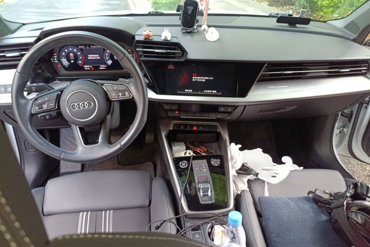 Used Audi A3 2023 Restyled A3L Limousine 35 TFSI Fashion Sport Edition Center Console