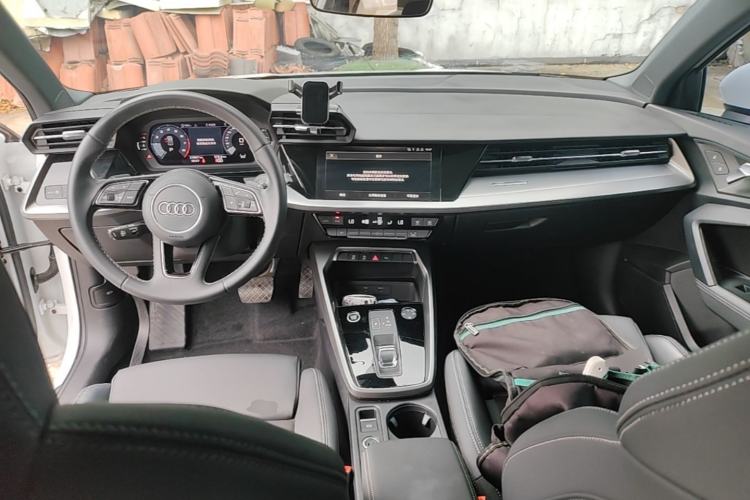 Used Audi A3 2023 Restyled A3L Limousine 35 TFSI Fashion Sport Edition Center Console