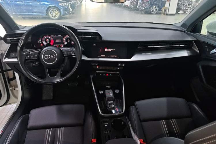 Used Audi A3 2023 Restyled A3L Limousine 35 TFSI Fashion Sport Edition Center Console