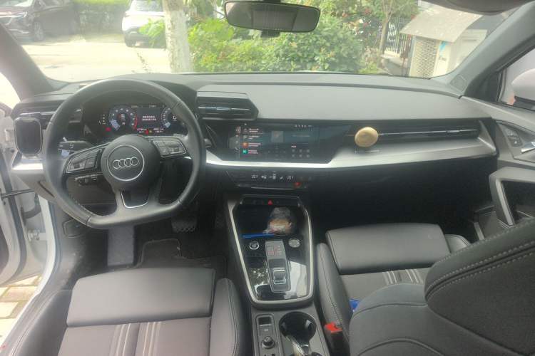Used Audi A3 2023 Sportback 35 TFSI Fashionable Sports Model Center Console
