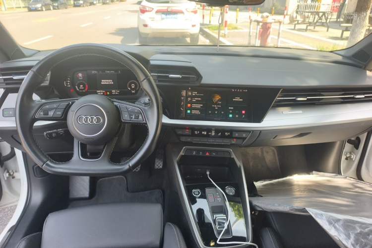 Used Audi A3 2023 Restyled A3L Limousine 35 TFSI Fashion Sport Edition Center Console