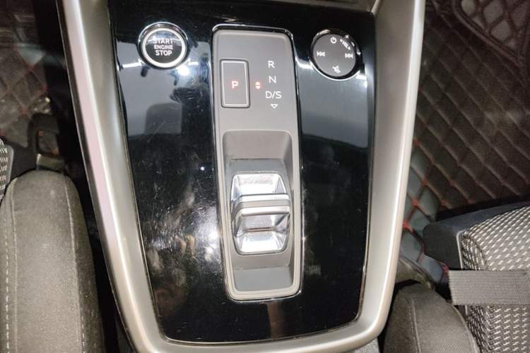 Used Audi A3 2023 A3L Limousine 35 TFSI Progressive Sport Edition Gear Lever
