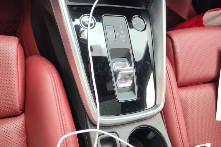 Used Audi A3 2023 Restyled Sportback 35 TFSI Fashionable and Elegant Version Gear Lever