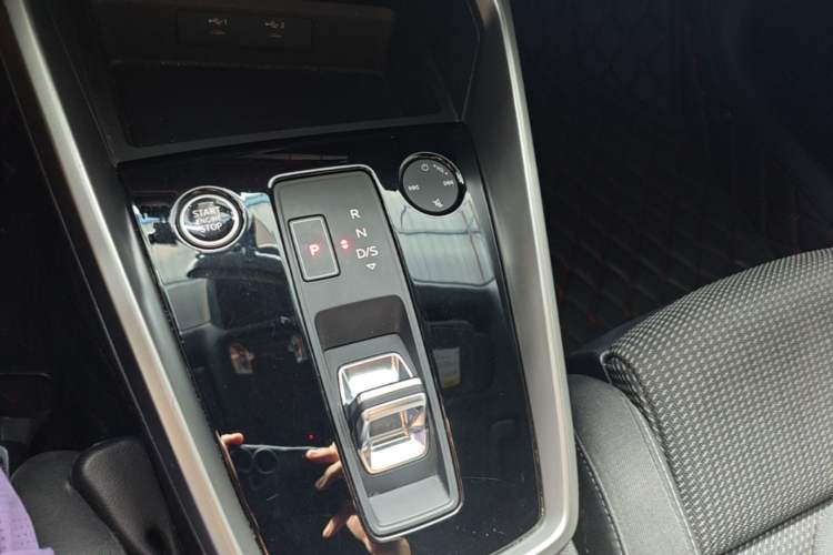 Used Audi A3 2023 A3L Limousine 35 TFSI Progressive Sport Edition Gear Lever