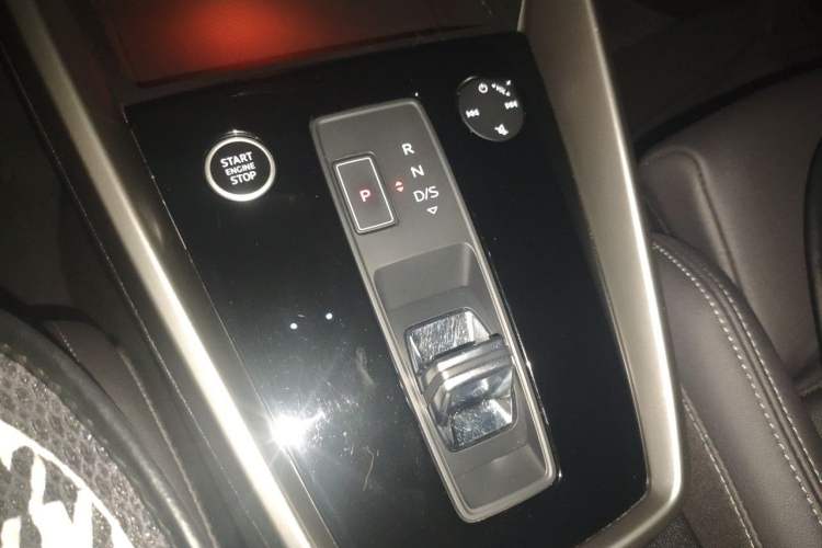 Used Audi A3 2023 Restyled A3L Limousine 35 TFSI Ambition Sport Edition Gear Lever
