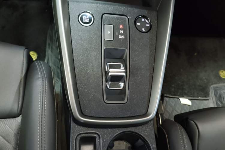 Used Audi A3 2023 Sportback 35 TFSI Stylish and Elegant Model Gear Lever