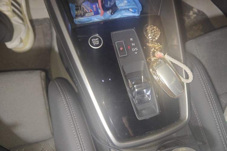Used Audi A3 2023 Restyled A3L Limousine 35 TFSI Luxury Sport Edition Gear Lever