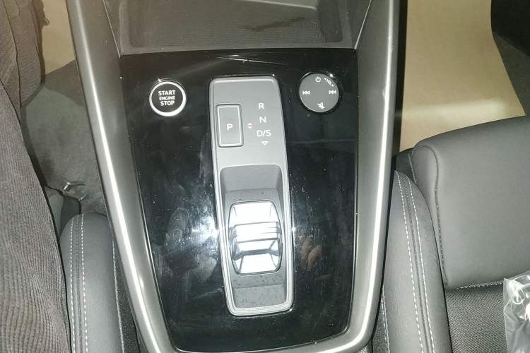 Used Audi A3 2023 Sportback 35 TFSI Fashionable Sports Model Gear Lever