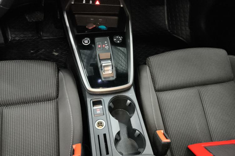 Used Audi A3 2023 A3L Limousine 35 TFSI Progressive Sport Edition Gear Lever
