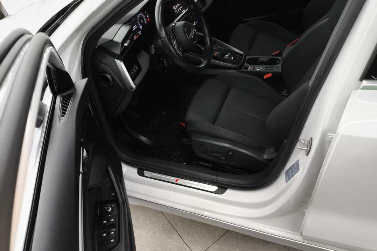 Used Audi A3 2023 A3L Limousine 35 TFSI Progressive Sport Edition Interior 3