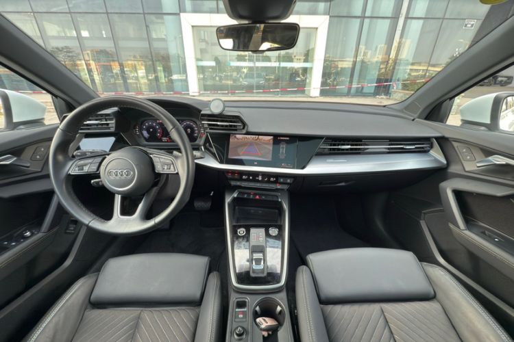 Used Audi A3 2023 A3L Limousine 35 TFSI Fashionable and Elegant Model Interior 3