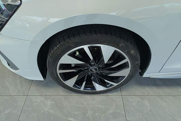 Used Audi A3 2023 A3L Limousine 35 TFSI Fashion Sport Model Left Front Wheel Hub