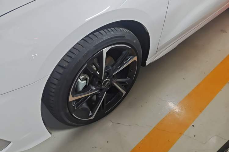 Used Audi A3 2023 Updated Sportback 35 TFSI Stylish Sports Type Left Front Wheel Hub