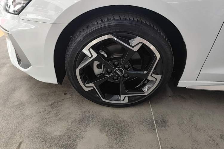 Used Audi A3 2023 Restyled A3L Limousine 35 TFSI Fashion Sport Edition Left Front Wheel Hub