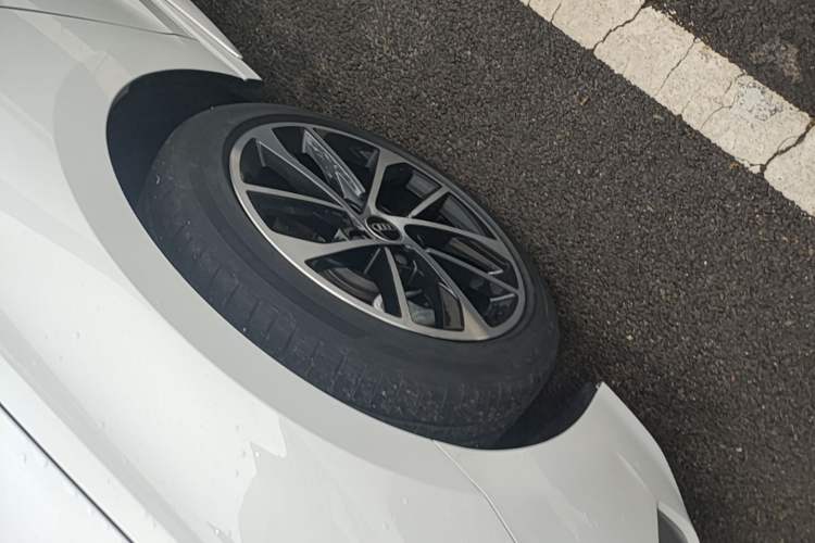 Used Audi A3 2023 Restyled Sportback 35 TFSI Progressive Sport Edition Left Front Wheel Hub