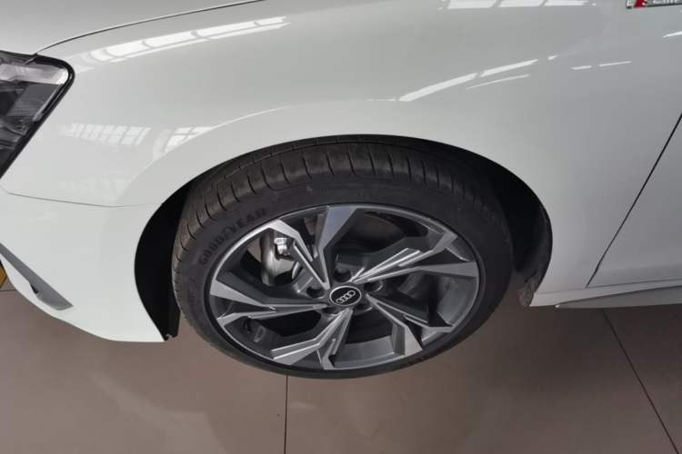 Used Audi A3 2023 Restyled A3L Limousine 35 TFSI Fashion Sport Edition Left Front Wheel Hub