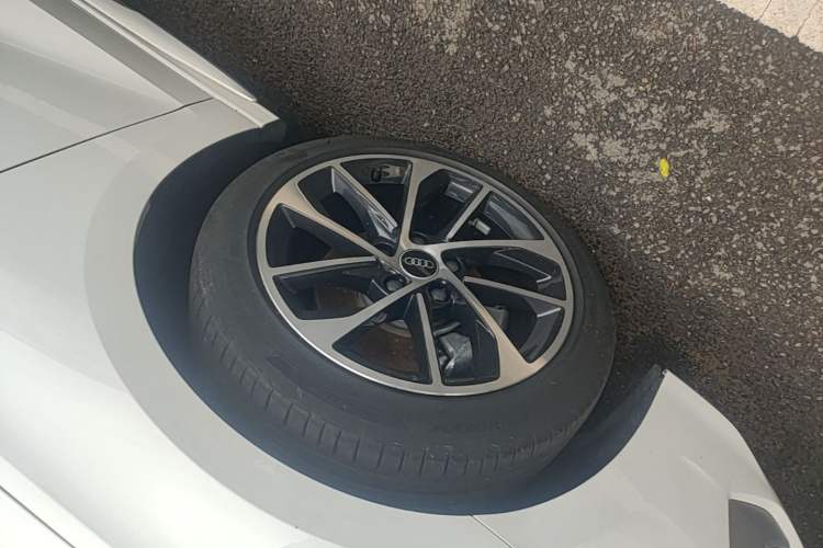 Used Audi A3 2023 Restyled Sportback 35 TFSI Progressive Sport Edition Left Front Wheel Hub