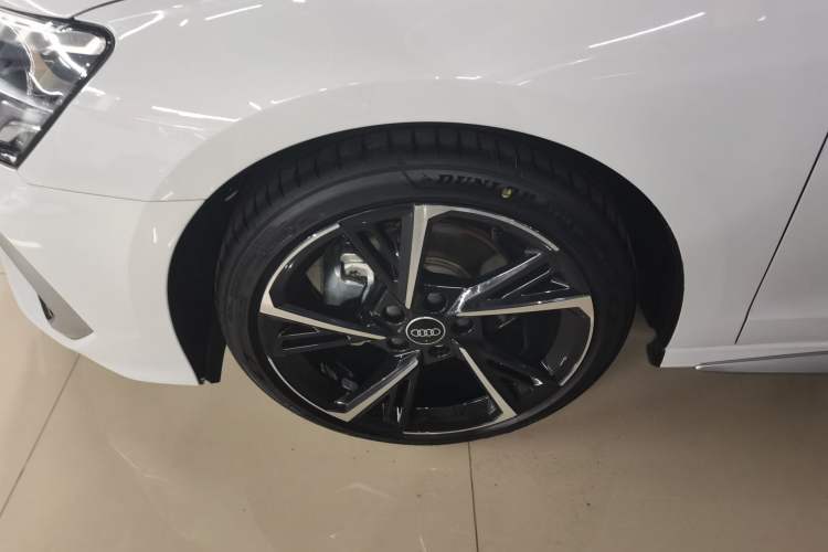 Used Audi A3 2023 Sportback 35 TFSI Fashionable Sports Model Left Front Wheel Hub