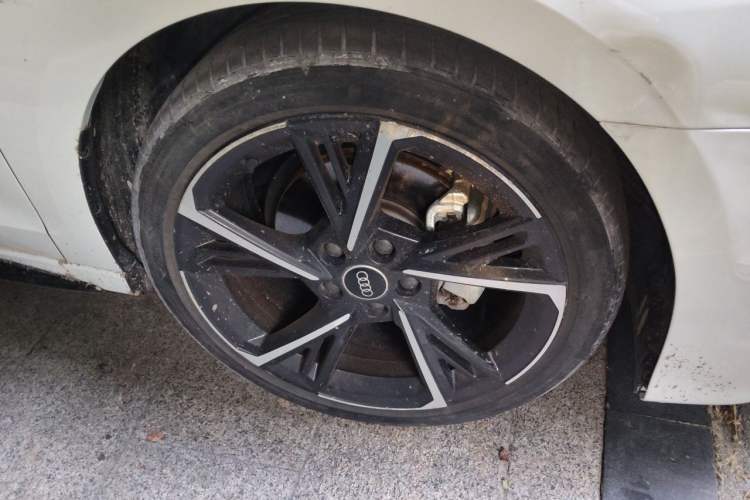 Used Audi A3 2023 Updated Sportback 35 TFSI Stylish Sports Type Right Front Wheel Hub