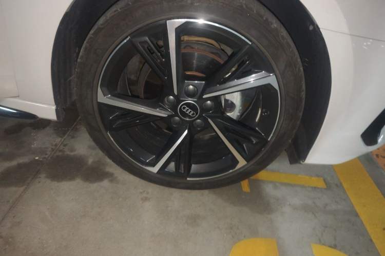 Used Audi A3 2023 Updated Sportback 35 TFSI Stylish Sports Type Right Front Wheel Hub