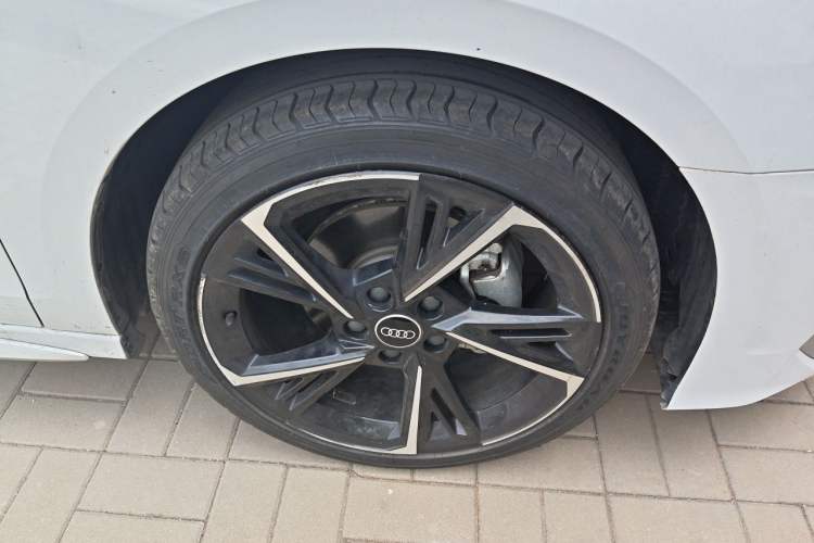 Used Audi A3 2023 Updated Sportback 35 TFSI Stylish Sports Type Right Front Wheel Hub
