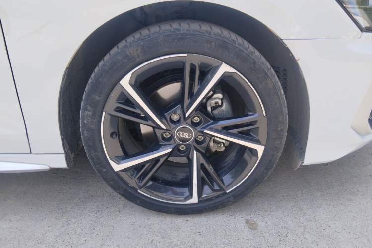 Used Audi A3 2023 Updated Sportback 35 TFSI Stylish Sports Type Right Front Wheel Hub