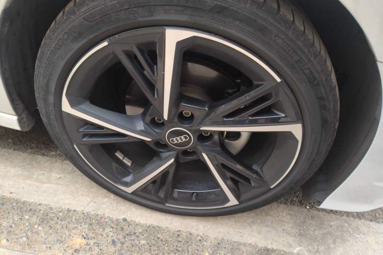 Used Audi A3 2023 Updated Sportback 35 TFSI Stylish Sports Type Right Front Wheel Hub