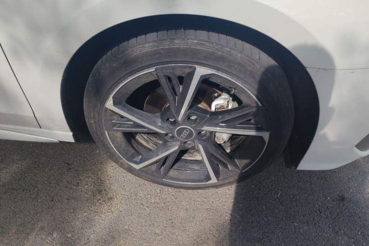 Used Audi A3 2023 Updated Sportback 35 TFSI Stylish Sports Type Right Front Wheel Hub