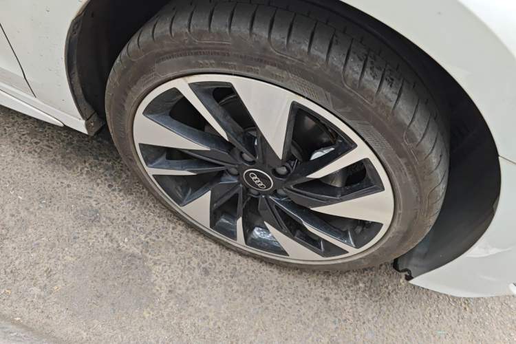 Used Audi A3 2023 Restyled A3L Limousine 35 TFSI Fashion Sport Edition Right Front Wheel Hub