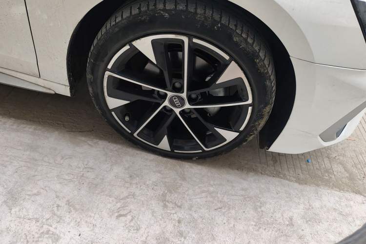 Used Audi A3 2023 Sportback 35 TFSI Fashionable Sports Model Right Front Wheel Hub