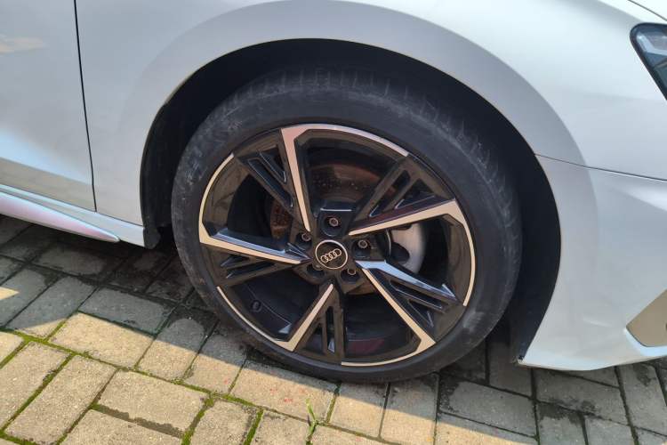 Used Audi A3 2023 Sportback 35 TFSI Fashionable Sports Model Right Front Wheel Hub