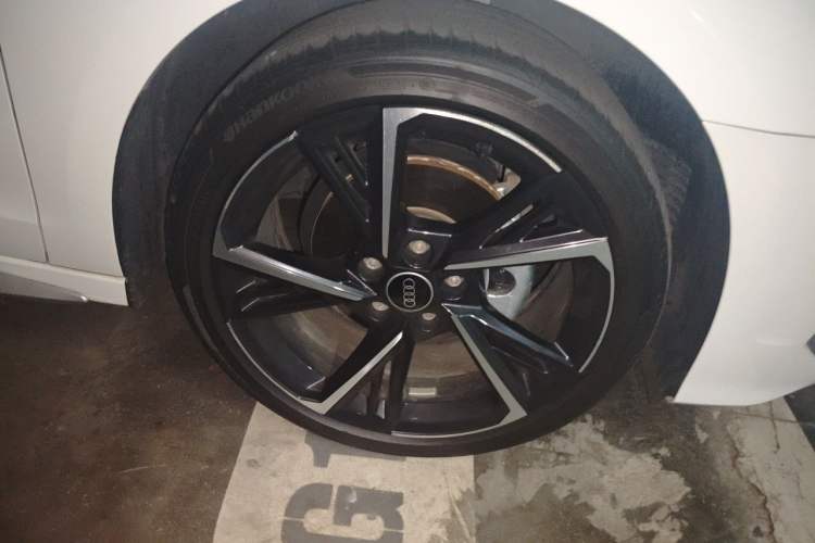 Used Audi A3 2023 Restyled A3L Limousine 35 TFSI Ambition Sport Edition Right Front Wheel Hub