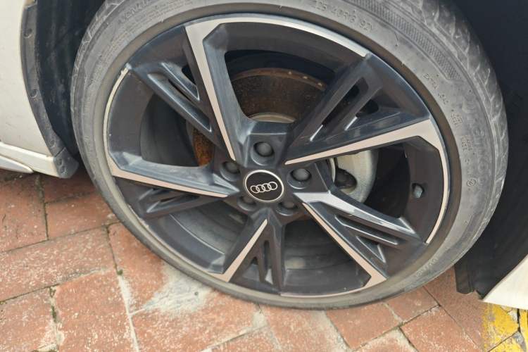 Used Audi A3 2023 Updated Sportback 35 TFSI Stylish Sports Type Right Front Wheel Hub