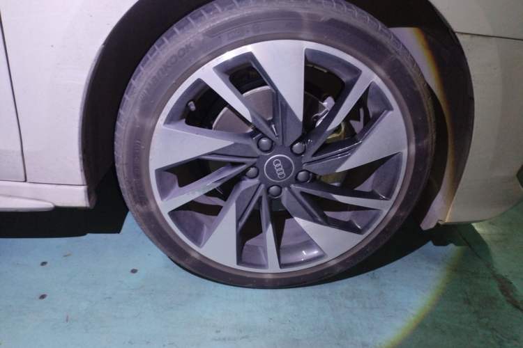 Used Audi A3 2023 Restyled A3L Limousine 35 TFSI Fashion Sport Edition Right Front Wheel Hub